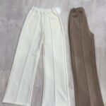 Pantalon tipo frisa elastizada con franja en medio
