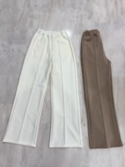 Pantalon tipo frisa elastizada con franja en medio